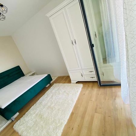 Dreamhill1 Lägenhet Oradea Exteriör bild